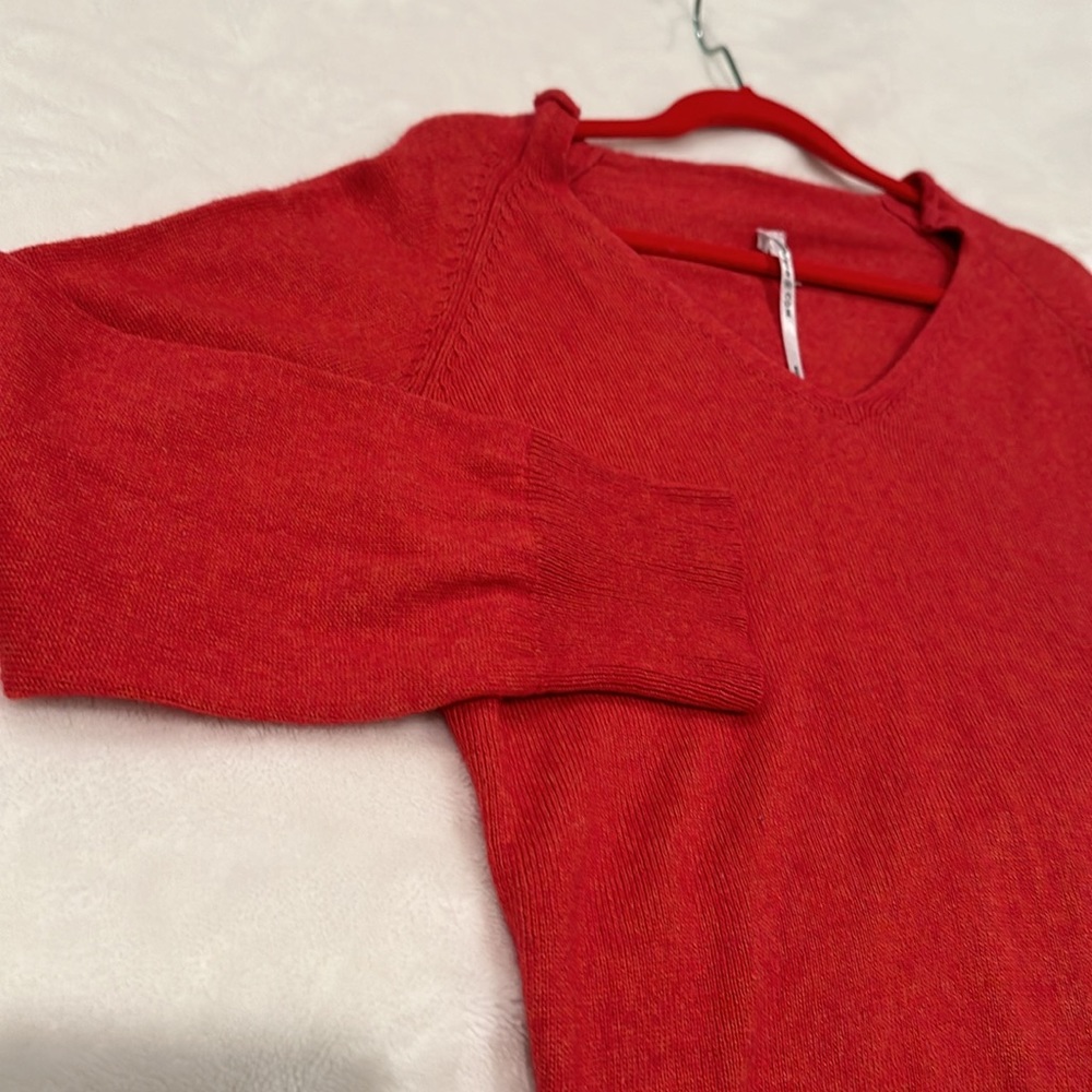 Max Studio Sweater Size M - Picture 5 of 7